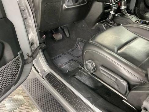 Used 2021 Jeep Wrangler Unlimited Sahara AWD/4WD image 15