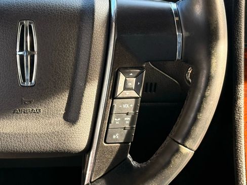 Used 2015 Lincoln Navigator Sport Utility 4D image 35