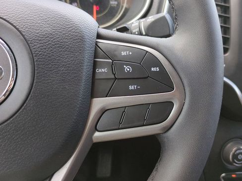 Used 2022 Jeep Cherokee Latitude Lux AWD/4WD image 25