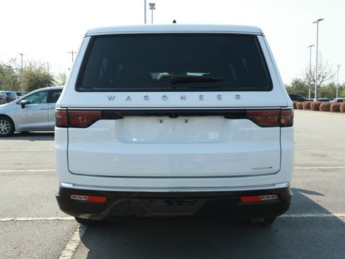 Used 2024 Jeep Wagoneer L Series II image 7