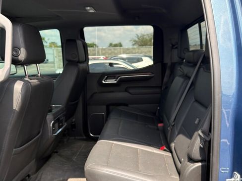 Used 2024 GMC Sierra 1500 SLT AWD/4WD image 10