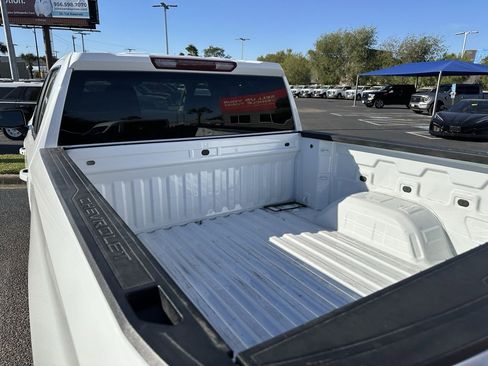 Used 2023 Chevrolet Silverado 1500 LT image 18