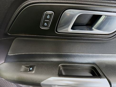 Used 2018 Ford Mustang EcoBoost w/ Equipment Group 101A image 29