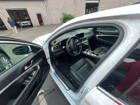 Used 2025 Genesis G70 2.5T RWD image 2