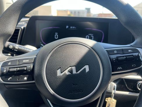 Used 2025 Kia Sportage LX image 27