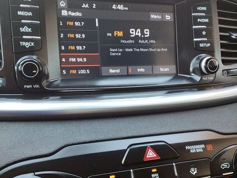 Used 2019 Kia Sorento FWD image 18