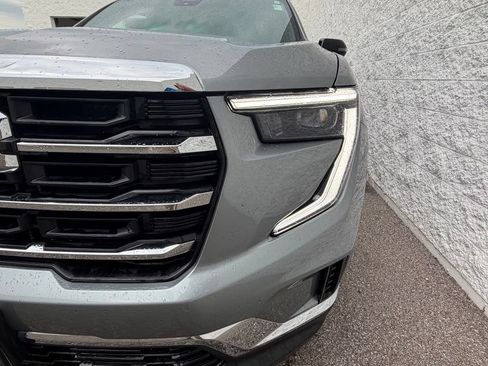 Used 2025 GMC Acadia Elevation w/ LPO, Floor Liner Package AWD/4WD image 5