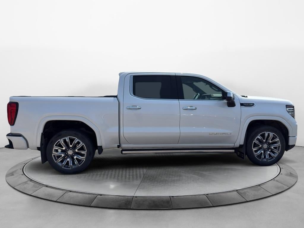 Used 2024 GMC Sierra 1500 Denali AWD/4WD image 4