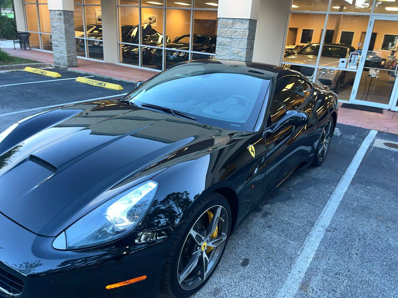 Used 2010 Ferrari California RWD image 26