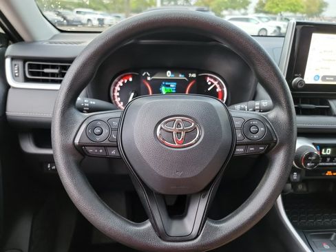 Used 2025 Toyota RAV4 XLE FWD image 19