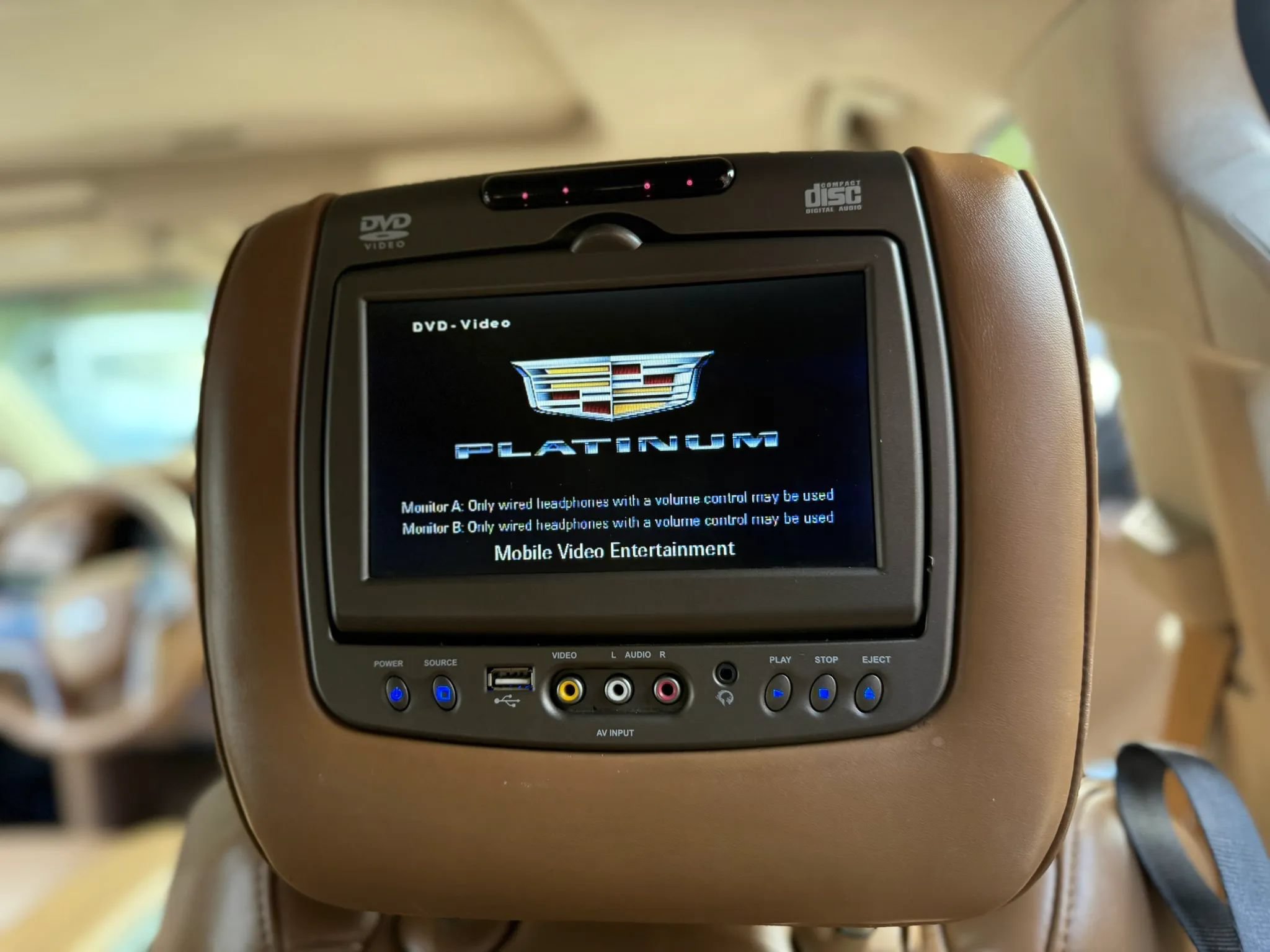 Used 2015 Cadillac Escalade ESV Platinum AWD/4WD image 32