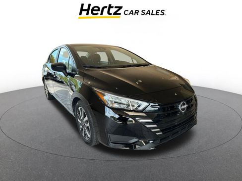 Used 2025 Nissan Versa SV image 1