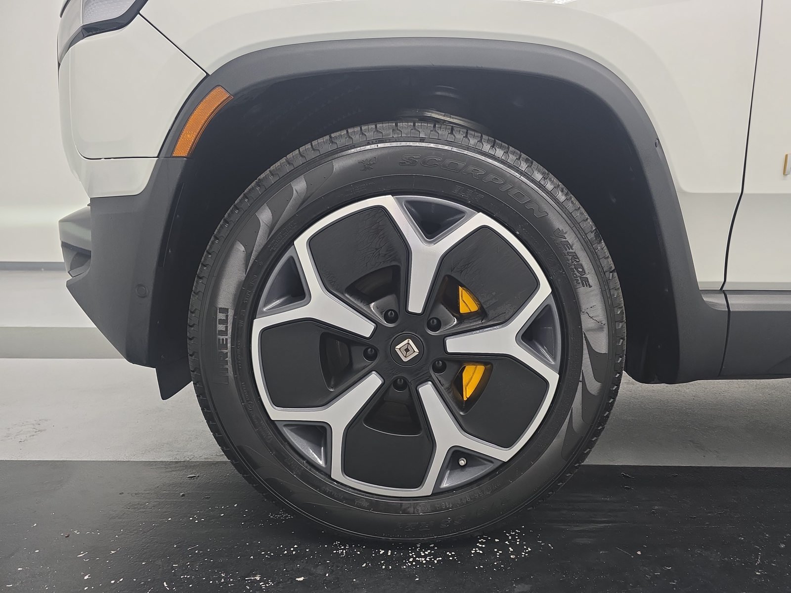 Used 2022 Rivian R1T Adventure AWD/4WD image 9