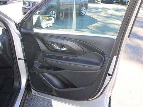 Used 2022 GMC Terrain SLE w/ Driver Convenience Package image 14