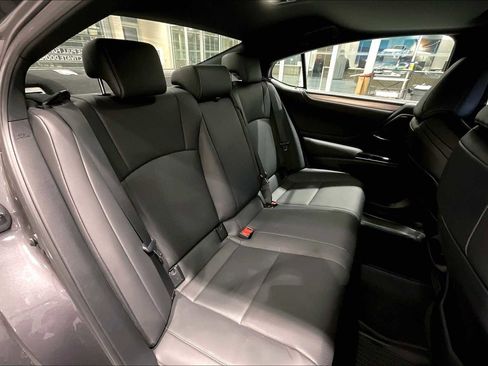 Used 2024 Lexus ES 300h F Sport w/ Accessory Package (Z1) image 18