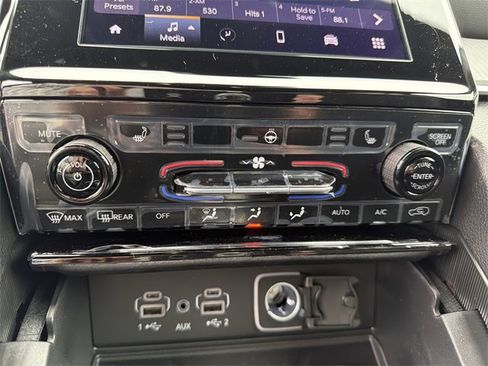 New 2025 Jeep Grand Cherokee L Altitude image 30