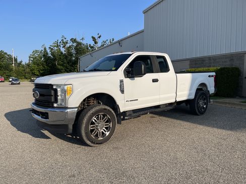 Used 2017 Ford F350 XL w/ XL Value Package AWD/4WD image 8