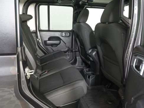 Used 2023 Jeep Gladiator Willys image 10