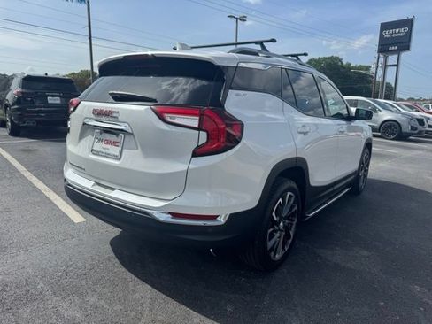 Used 2022 GMC Terrain SLT w/ Infotainment Package II FWD image 6