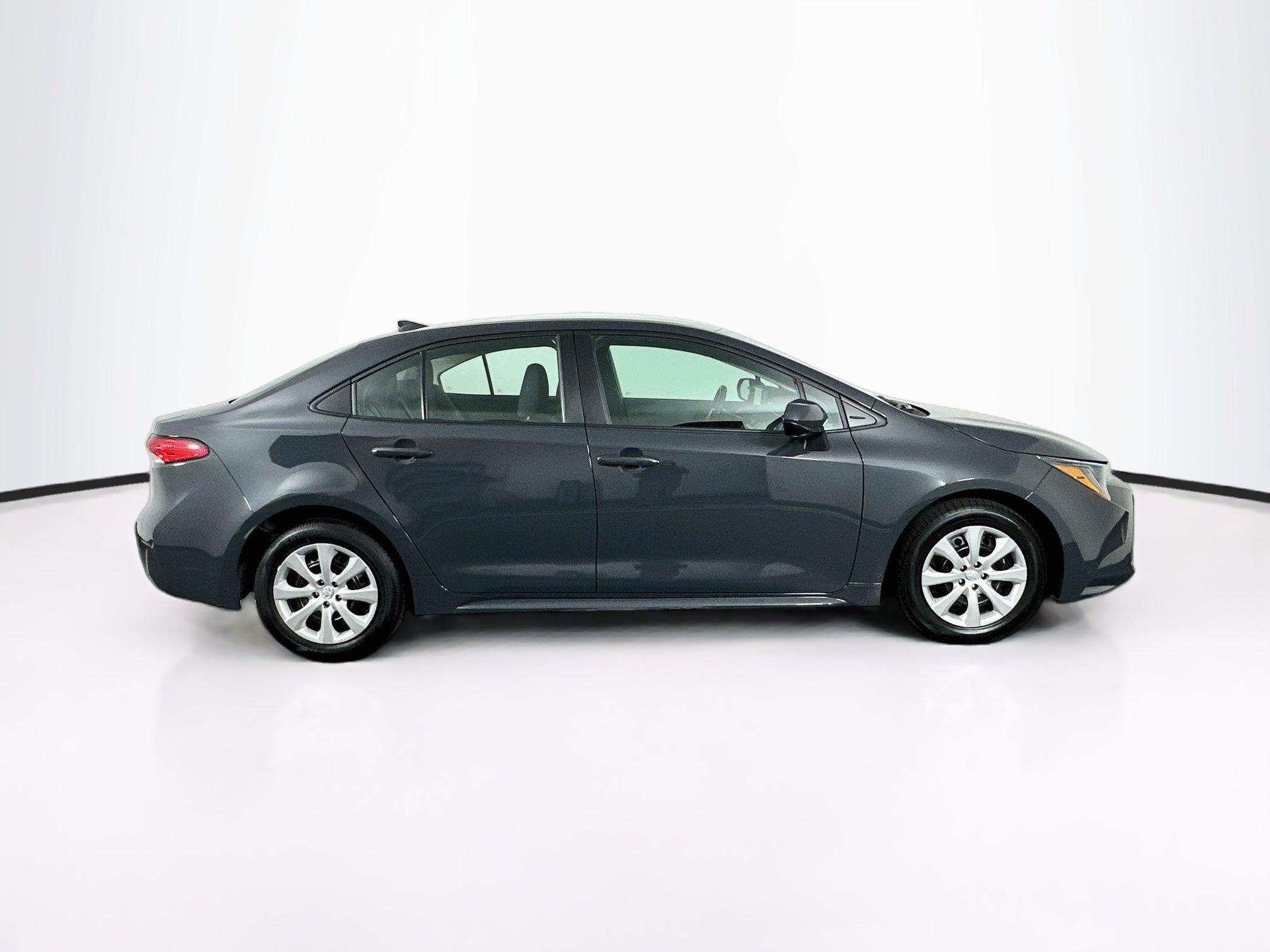 Used 2025 Toyota Corolla LE FWD image 10