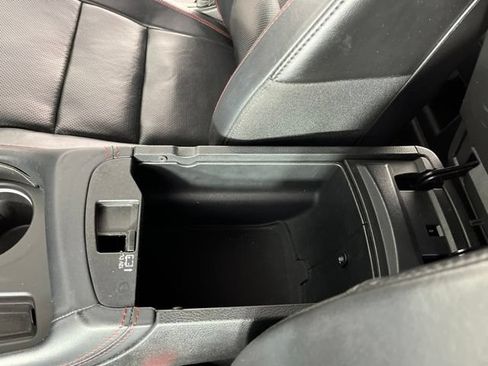 Used 2024 Dodge Durango GT RWD image 31