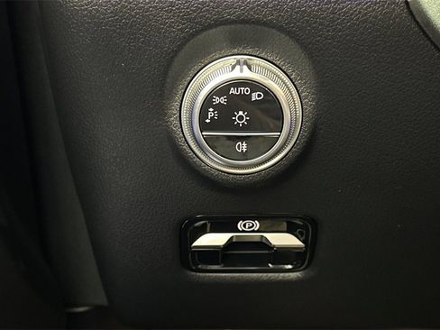 Used 2023 Mercedes-Benz C 300 Sedan image 31