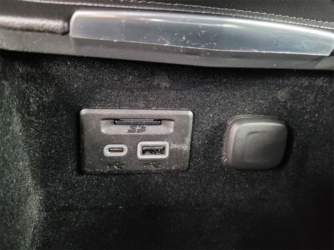 Used 2019 Cadillac XT4 Premium Luxury w/ Technology Package image 22