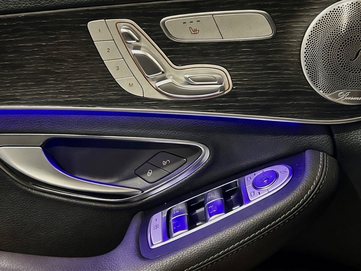 Used 2020 Mercedes-Benz C 300 Sedan image 13