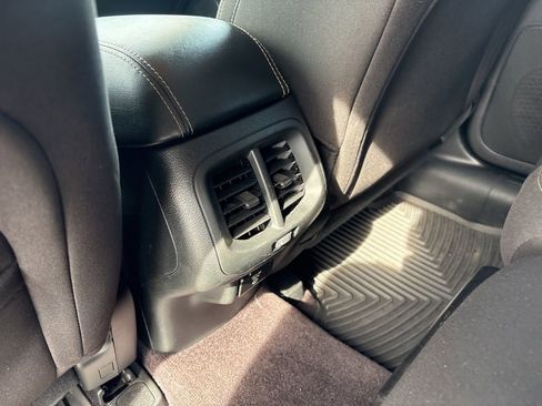 Used 2016 Jeep Cherokee Latitude image 17