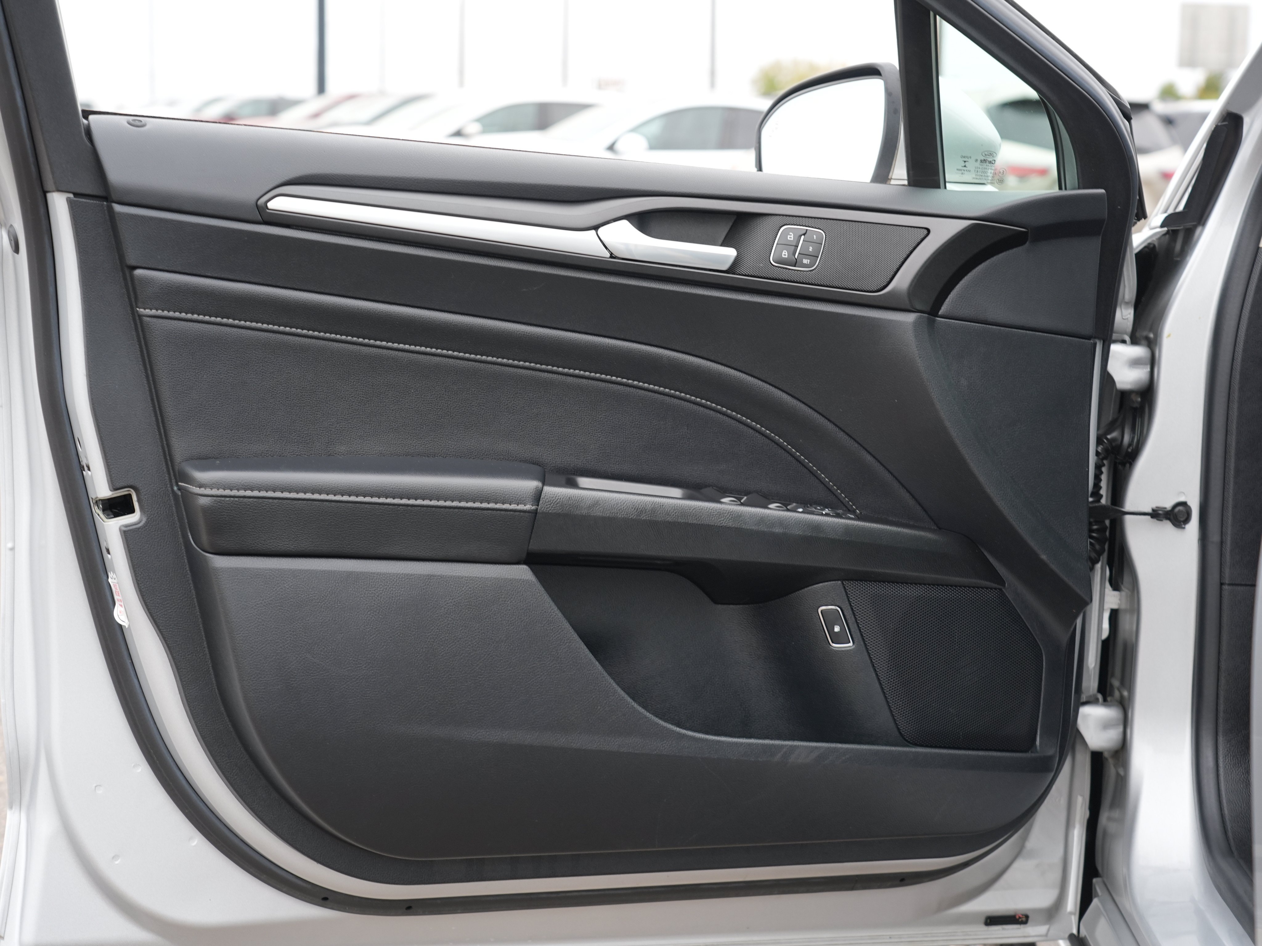 Used 2019 Ford Fusion Titanium FWD image 14