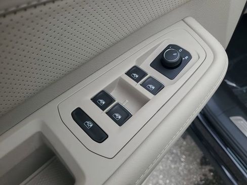 New 2026 Volkswagen Atlas SE image 15