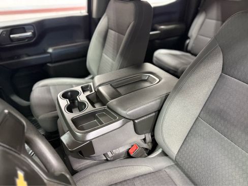 Used 2022 Chevrolet Silverado 1500 Custom image 32