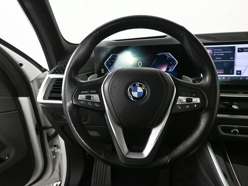 Used 2025 BMW X5 xDrive50e AWD/4WD image 2