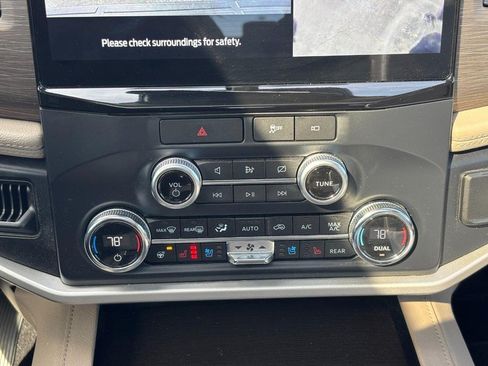 Used 2022 Ford Expedition Limited AWD/4WD image 24