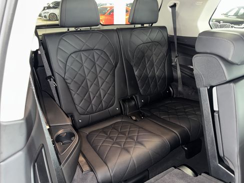 Used 2024 BMW X7 xDrive40i AWD/4WD image 14