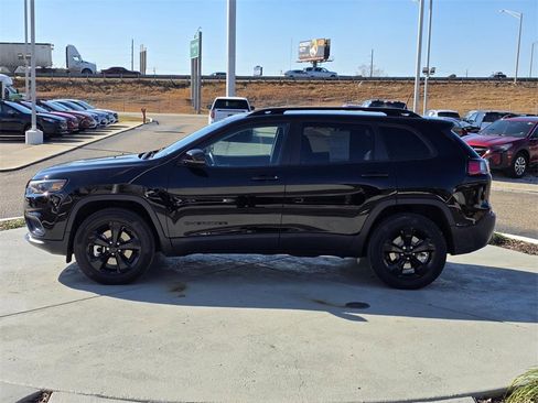 Used 2021 Jeep Cherokee Latitude Plus image 6