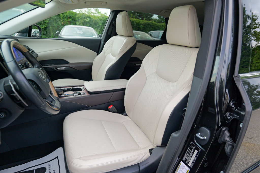 Used 2023 Lexus RX 350 Premium w/ Accessory Package AWD/4WD image 21