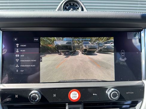 Used 2026 Porsche Macan AWD/4WD image 33