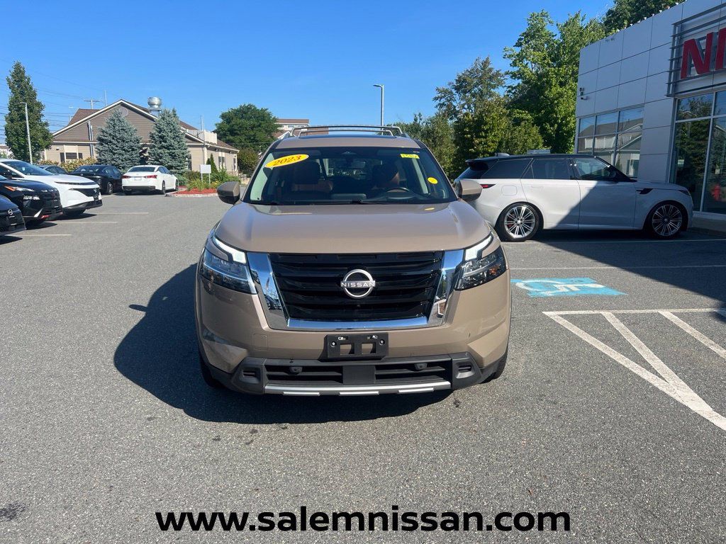 Used 2023 Nissan Pathfinder Platinum AWD/4WD image 2