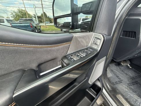 Used 2024 Ford F250 Platinum AWD/4WD image 11