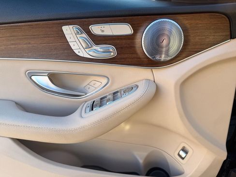 Used 2019 Mercedes-Benz C 300 4MATIC Sedan image 18