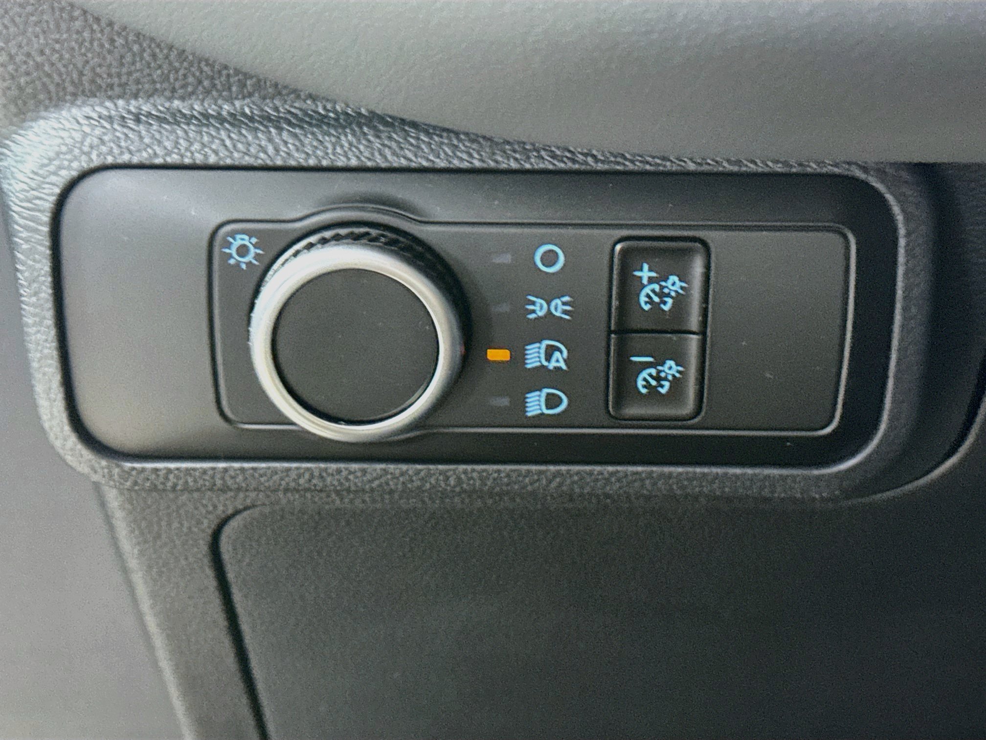 Used 2026 Ford Explorer Active RWD image 9