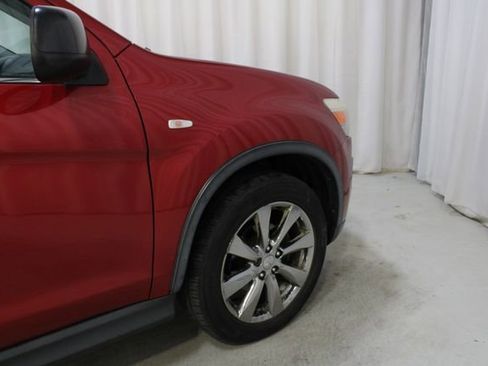 Used 2013 Mitsubishi Outlander Sport LE FWD image 25