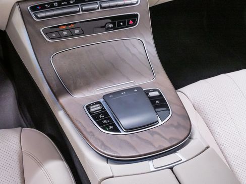 Used 2022 Mercedes-Benz E 350 Sedan image 19