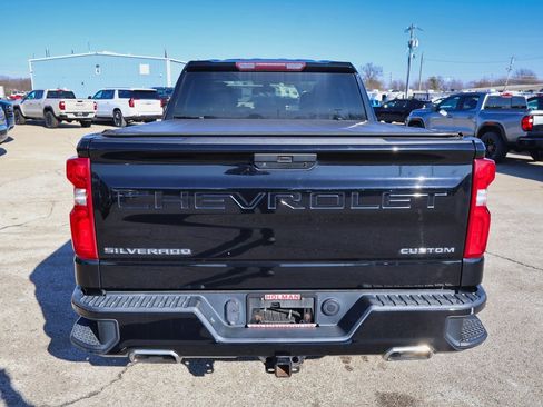 Used 2019 Chevrolet Silverado 1500 Custom Trail Boss w/ Custom Convenience Package image 4