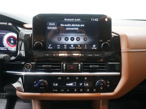 Used 2023 Nissan Pathfinder Platinum w/ Lighting Package (N93) FWD image 26