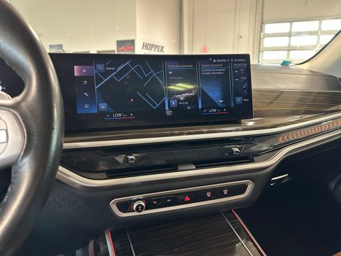 Used 2023 BMW X7 xDrive40i AWD/4WD image 25