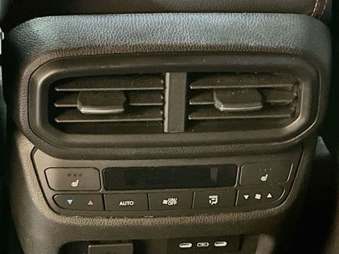 Used 2025 Honda Pilot Black Edition image 27
