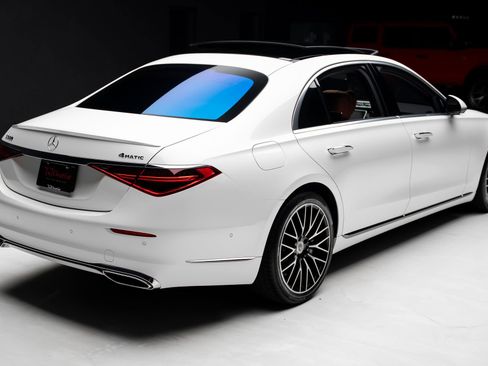 Used 2023 Mercedes-Benz S 580 4MATIC Sedan w/ 3D Technology Package image 34