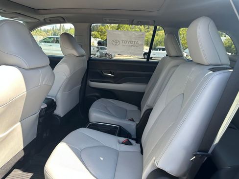 New 2026 Toyota Grand Highlander AWD image 14